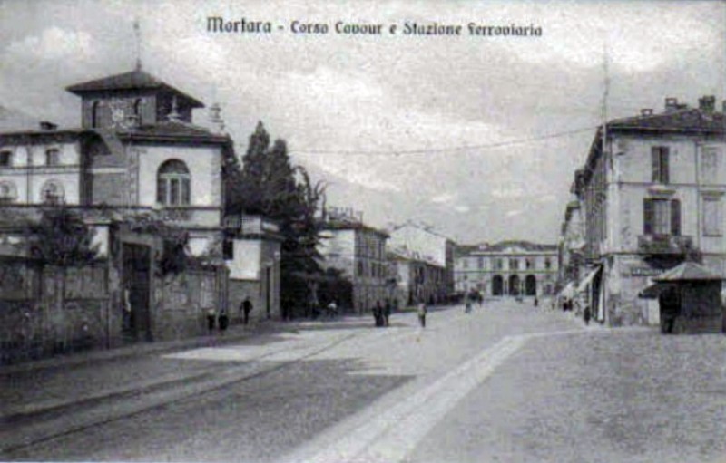 Corso Cavour e Stazione FFSS 1938.jpg