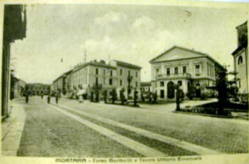 Corso Garibaldi 1936 e Teatro.jpg