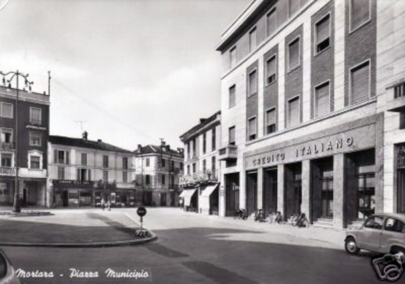 Municipio 1960 e Credito Italiano.jpg