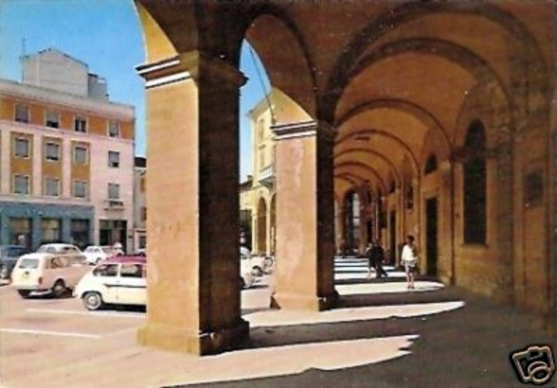 Municipio 1970 portici.jpg