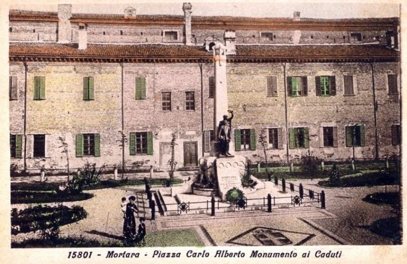 Piazza Carlo Alberto 1930 A.jpg
