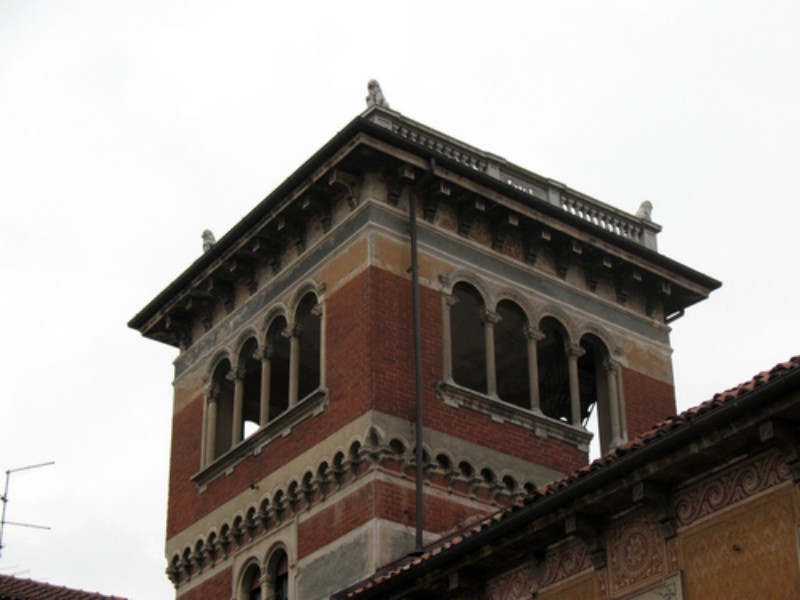 Porta Novara 2002.jpg
