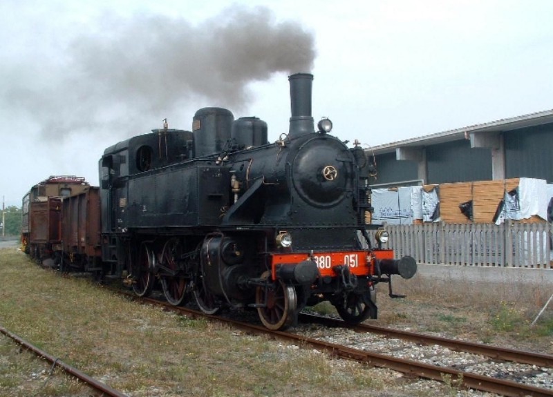 Treno Linea Vercelli 1974.jpg