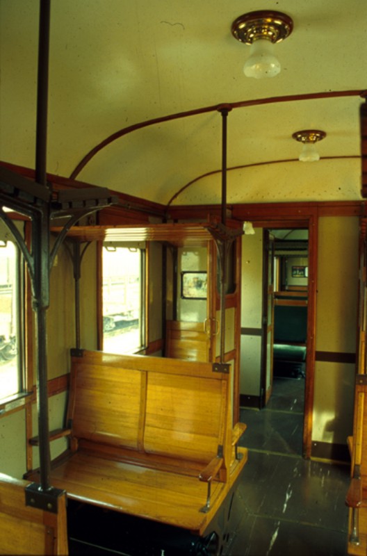 Treno Vagone di II^ Classe 1971.jpg