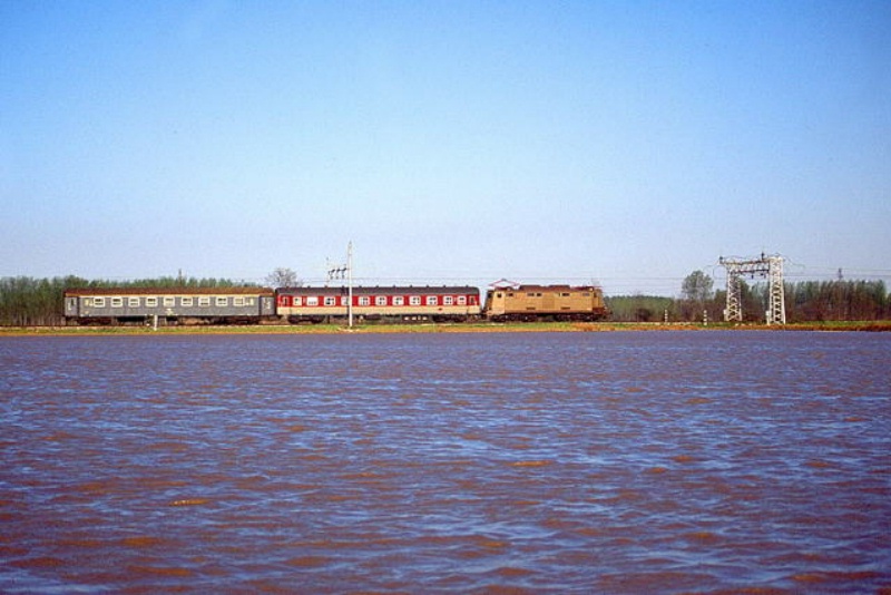Treno linea Alessandria 1998.JPG