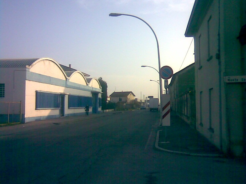 Via Lomellina angolo Via Monte Santo 2007.jpg