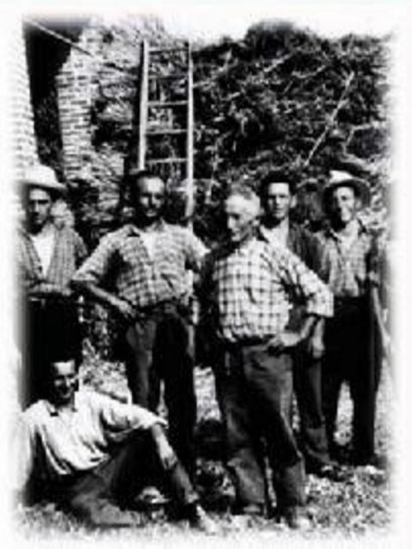z Vita in cascina - agricoltor 1938i.JPG